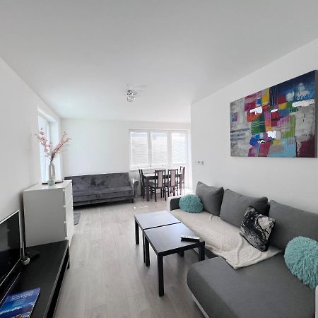 City Center Apartment With Nice Balcony Zilina Bagian luar foto