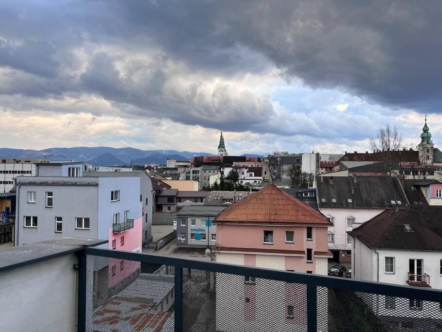 City Center Apartment With Nice Balcony Zilina Bagian luar foto